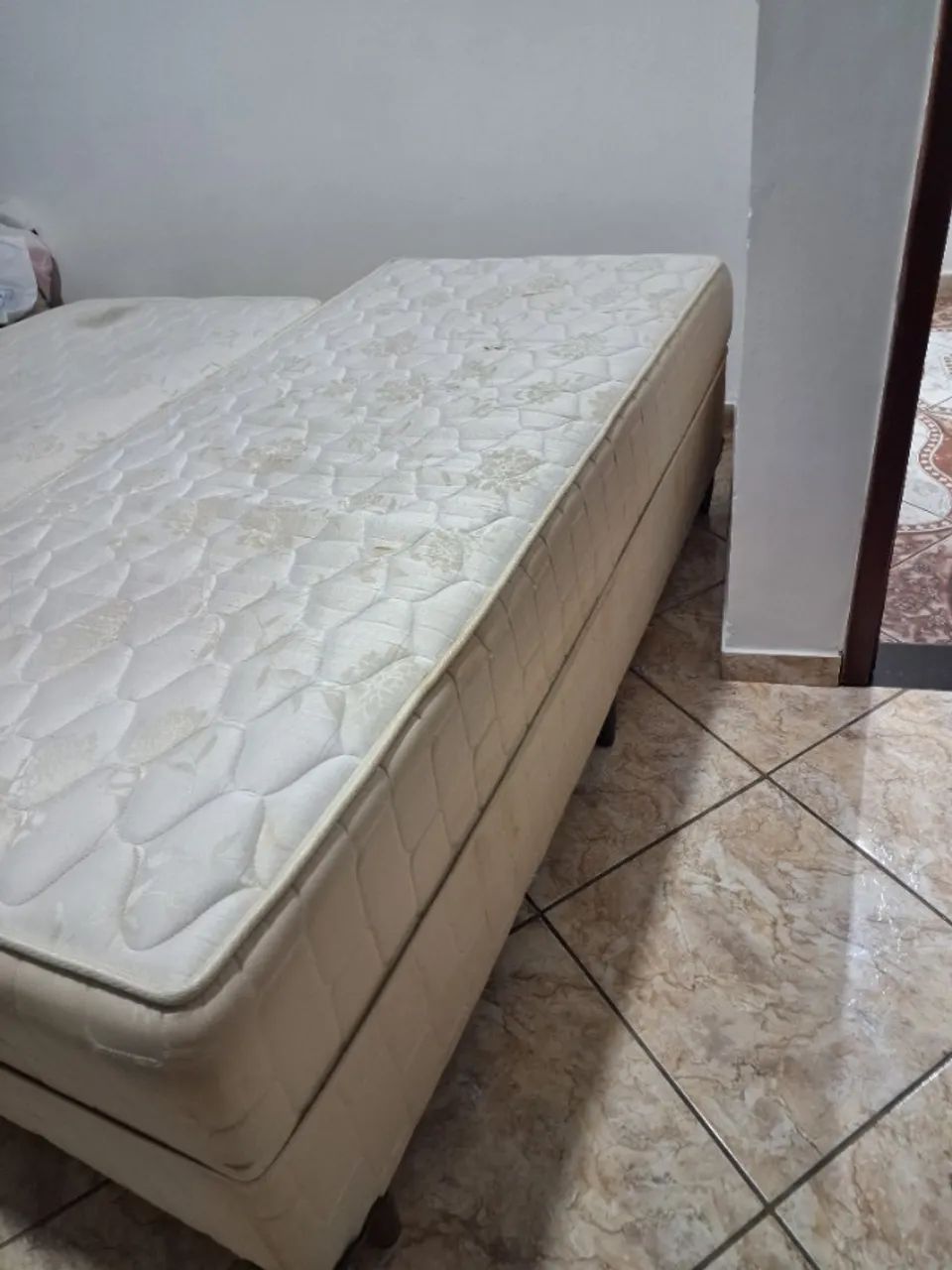 Duas Cama Box Solteiro (usados) - Foto 3