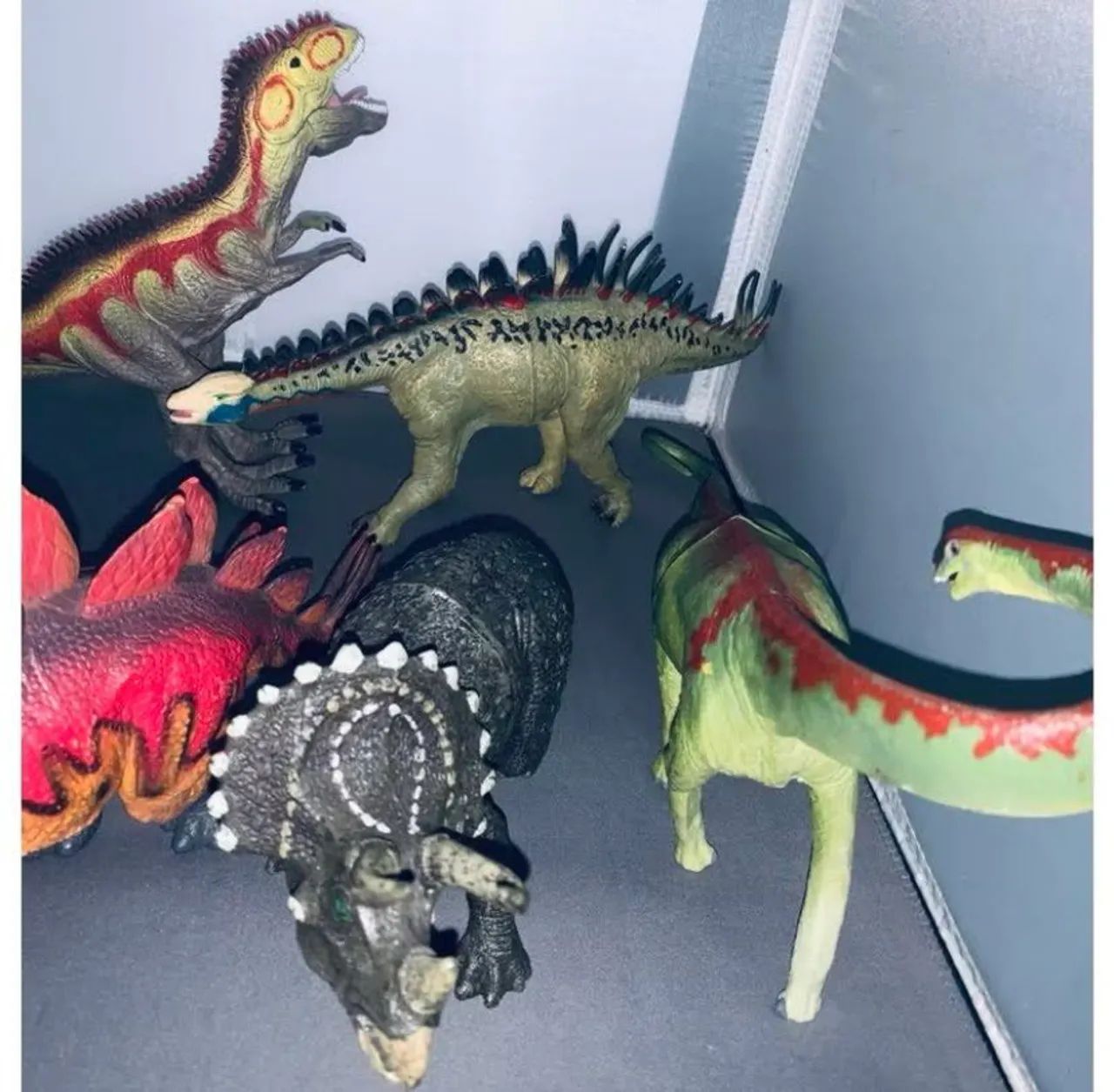 Lote dinossauros diversos bom estado - Foto 2