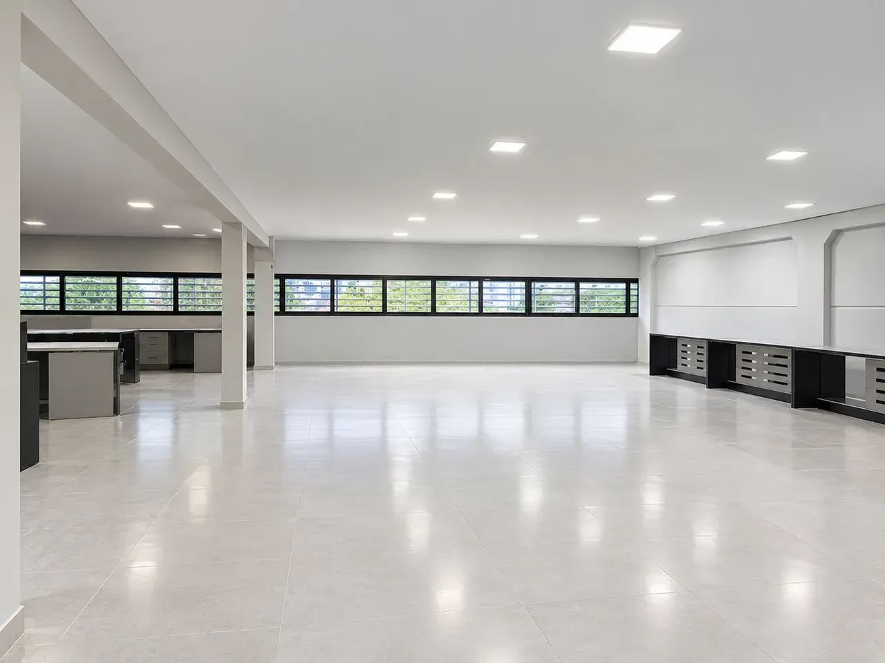 Imóvel comercial para aluguel com 1600 m² na Zona 08 Maringá PR com estacionamento interno