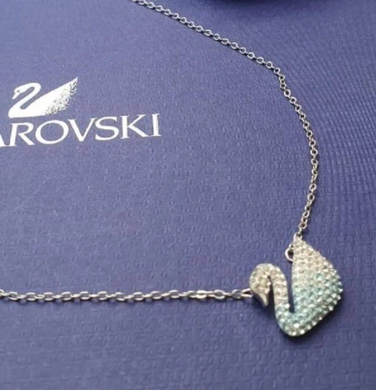 Colar cisne swarovski 