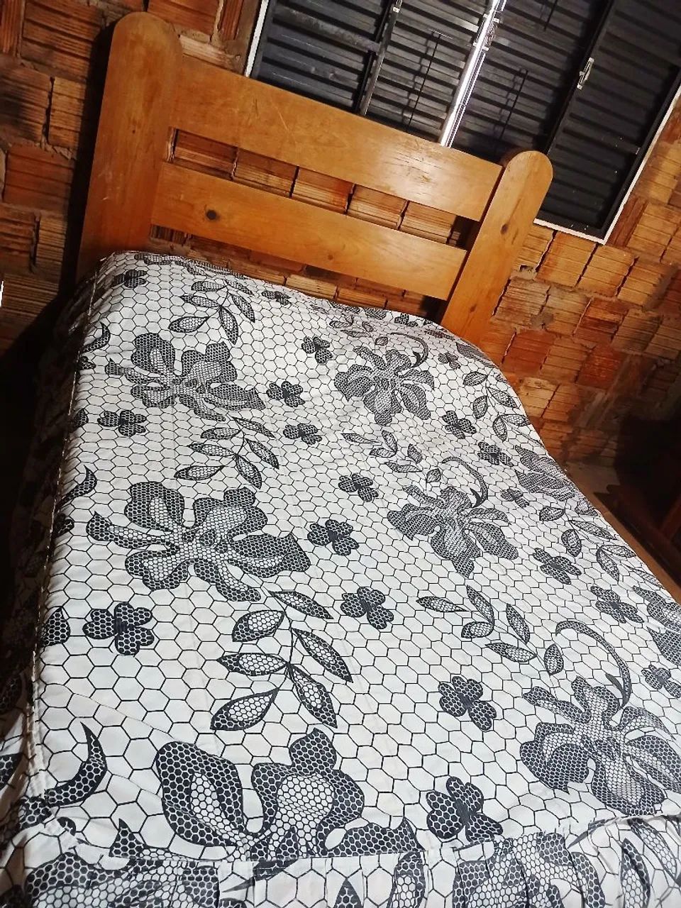 Cama com colchão 