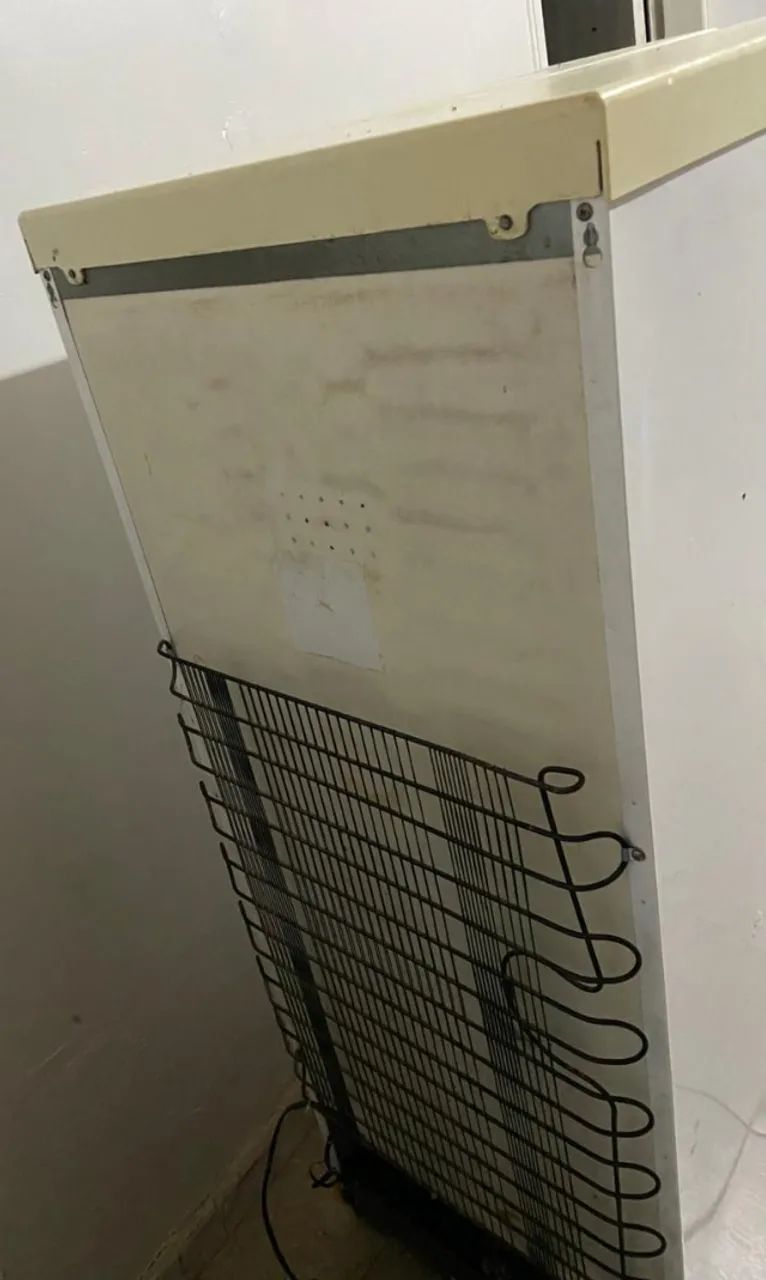 Geladeira Electrolux Cycle Defrost 240L - Foto 5