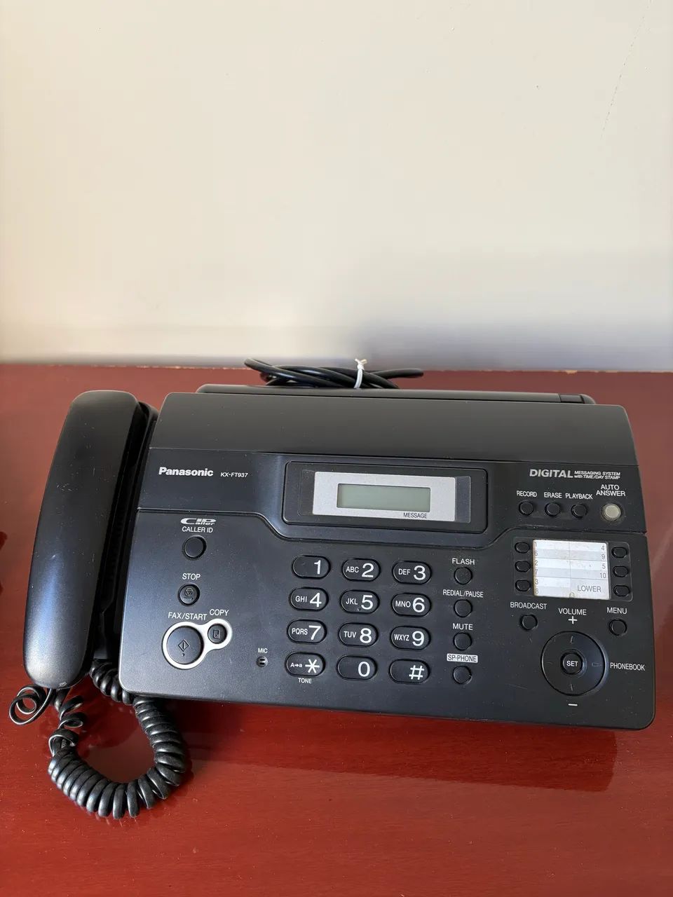 Fax marca Panasonic modelo KX-FT937
