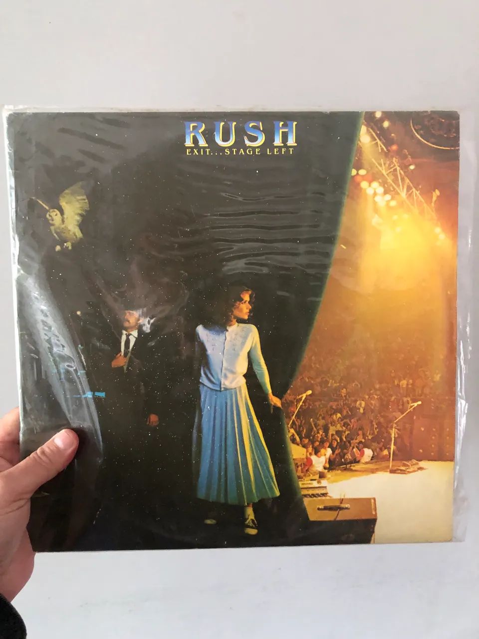Vinil Rush exit stage left