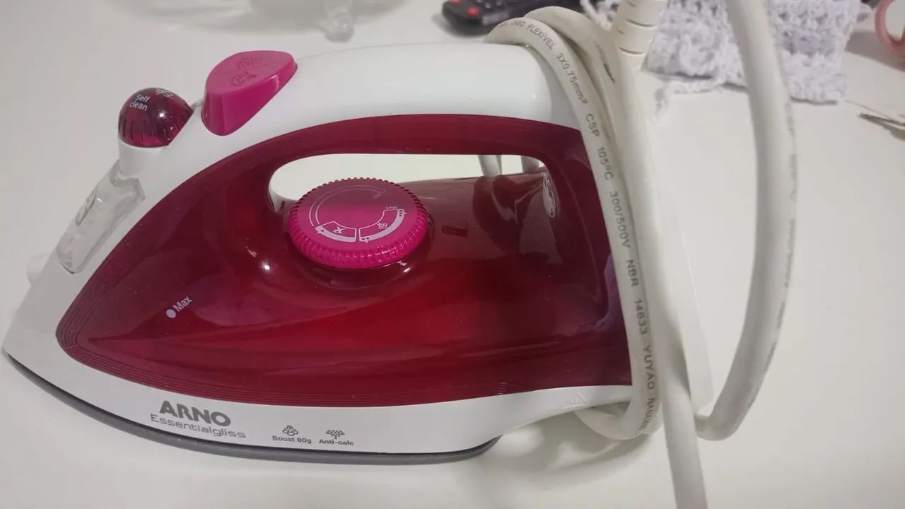 Ferro de passar a vapor 