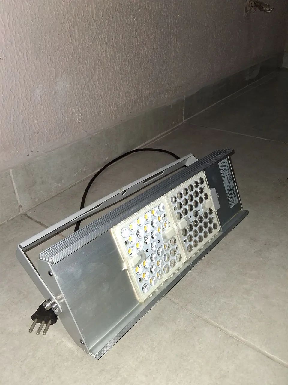 2 refletores LED OSRAM 112W 220V - Foto 4