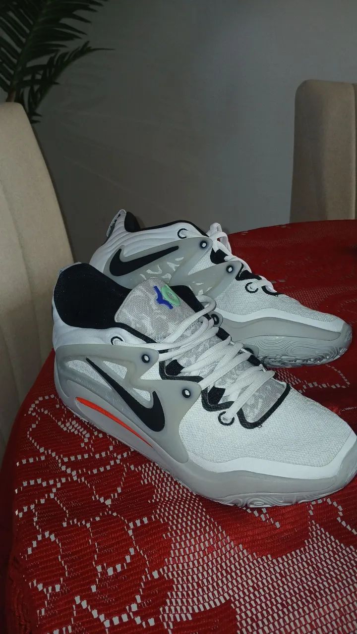 KD KEVIN DURANT original novo sem uso 40/41