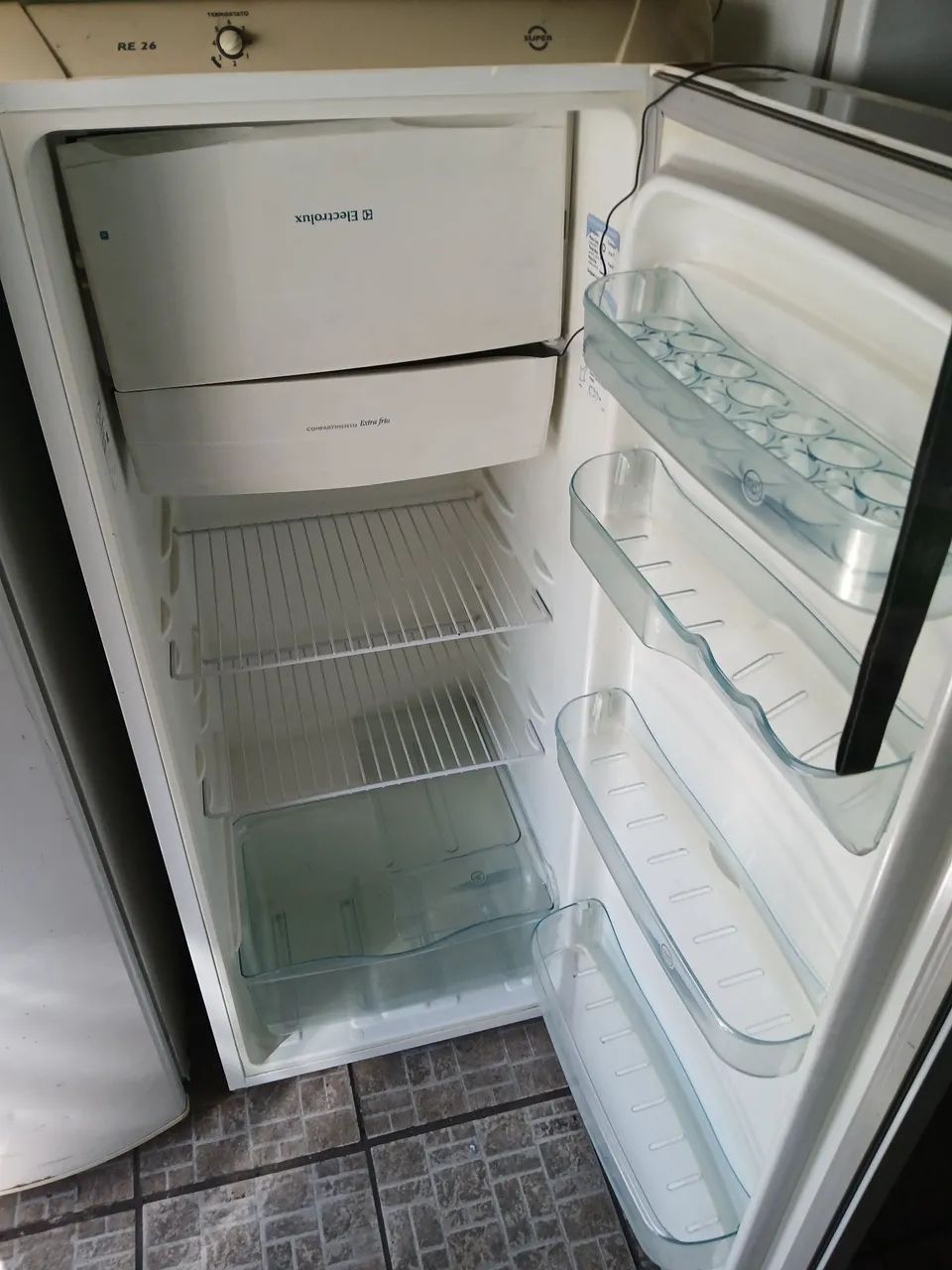 Geladeira Electrolux RE26 - Foto 4