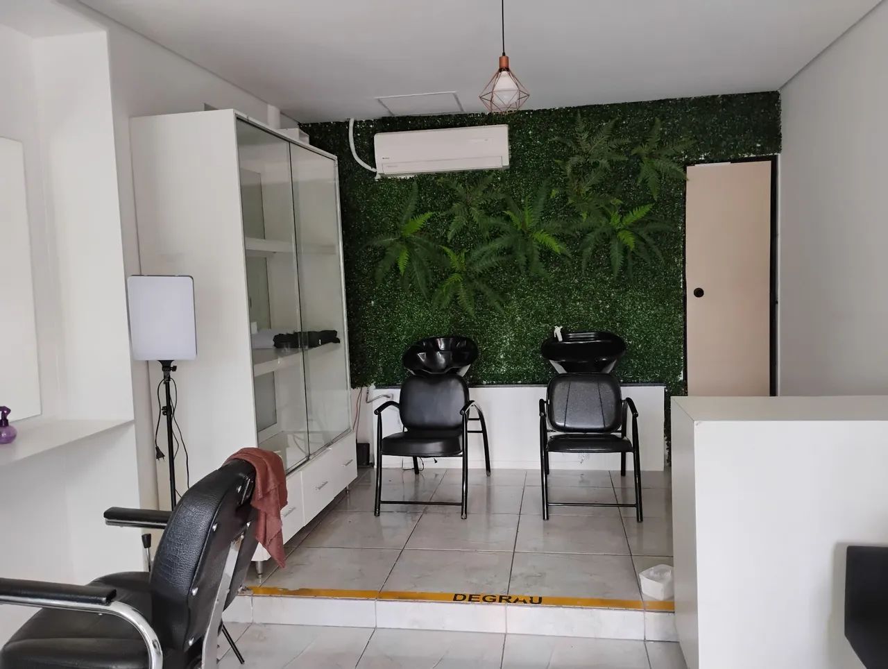 Em busca de profissionais da área da beleza. - Foto 5