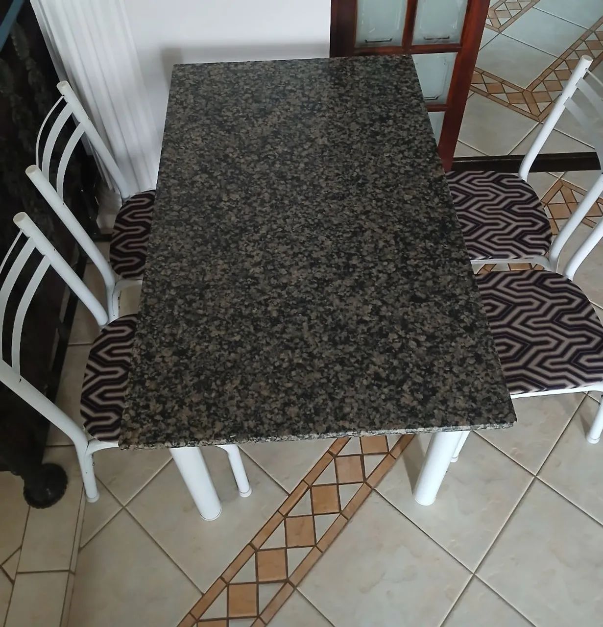 Mesa com 4 cadeiras  - Foto 5