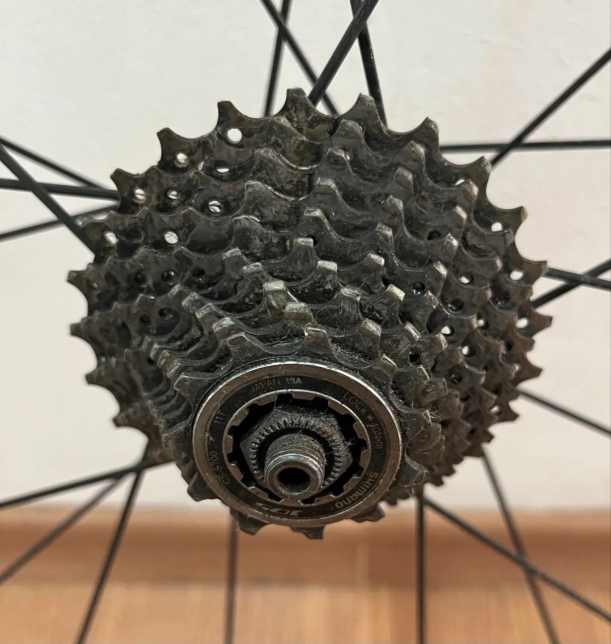 Roda Shimano WH RS10 Par - com acessórios  - Foto 4
