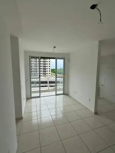 Apartamento com 2 Quartos no Condomínio Duet Barra