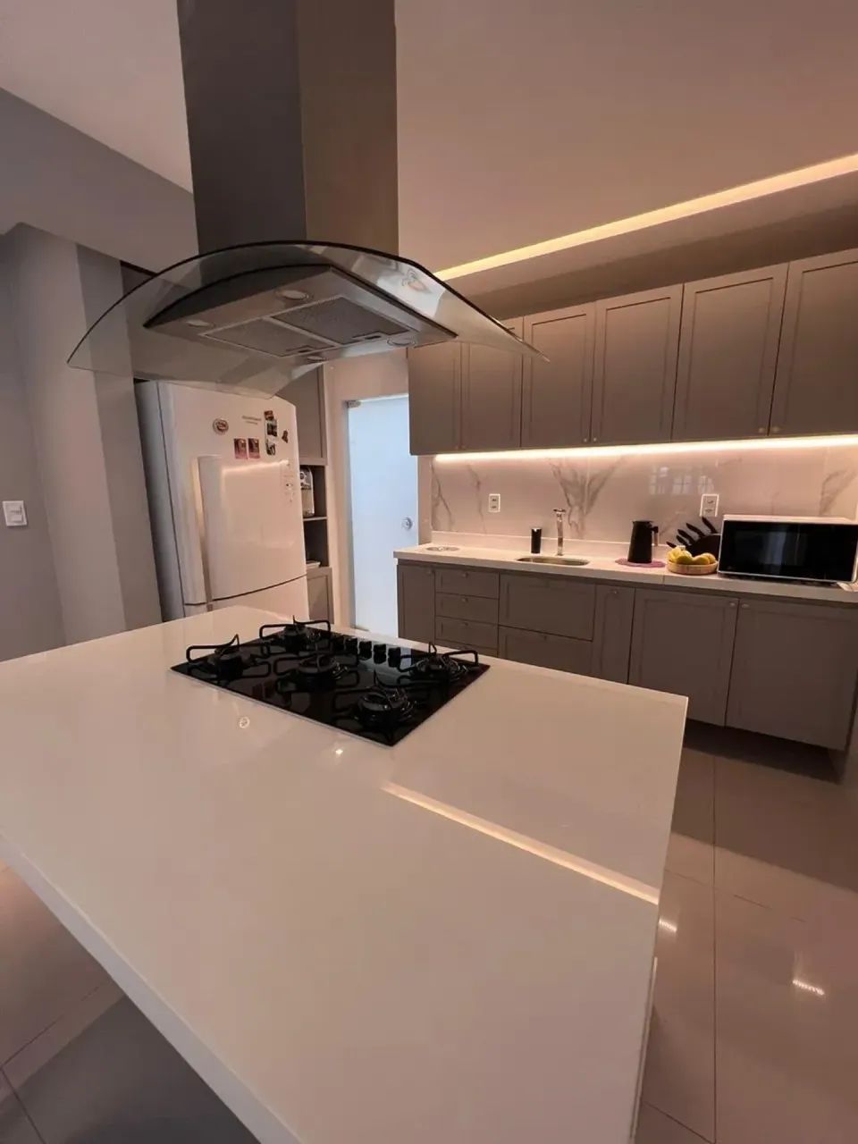 ALUGO | CASA DUPLEX SEMI-MOBILIADA INTERMARES