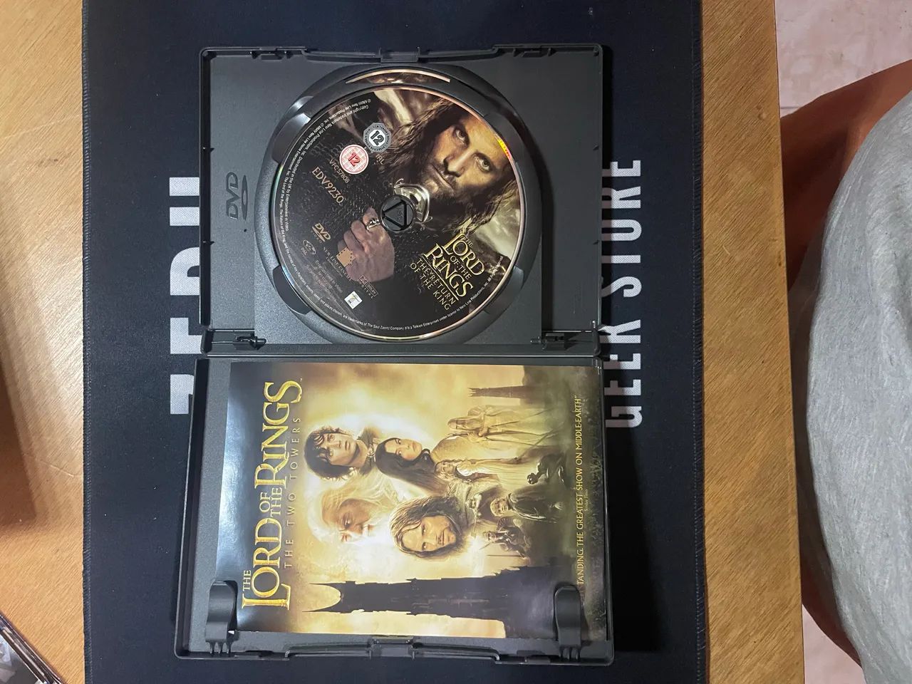 Trilogia de dvds senhor dos anéis originais - Foto 4
