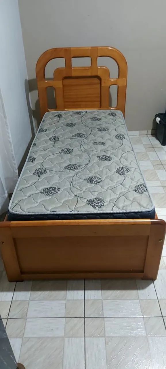 Cama de solteiro com colchão 