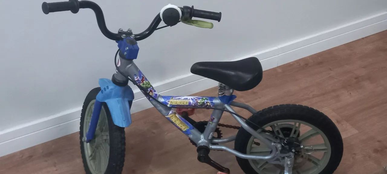 Bicicleta azul com rodinhas - Foto 2