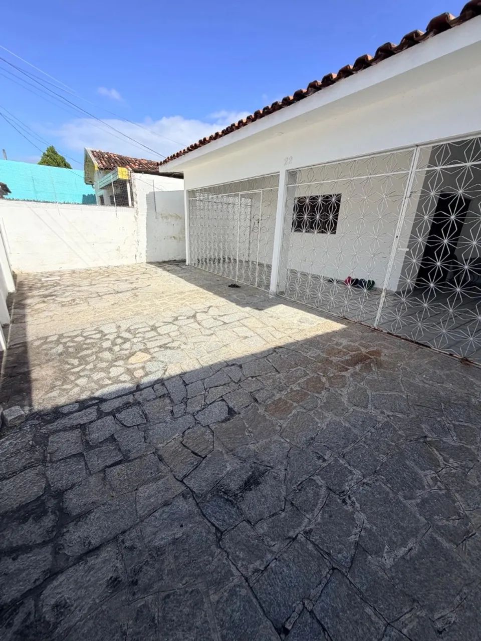 Vendo casa bem localizada prox ao Pan da Codajás - ACEITO PROPOSTA 