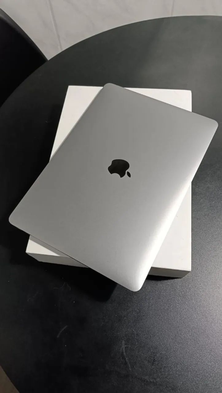 Mac book air M1 2020　メモリ8GB　ストレージ256GB Macbook Air M1 256gb 8gb Ram 2020 13,3 Cinza-espacial Novo