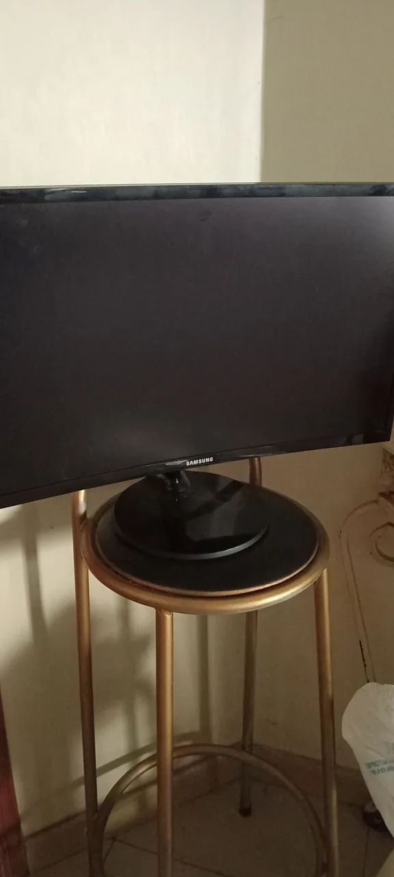 Monitor Curvo Samsung 24'' Full Hd Freesync
