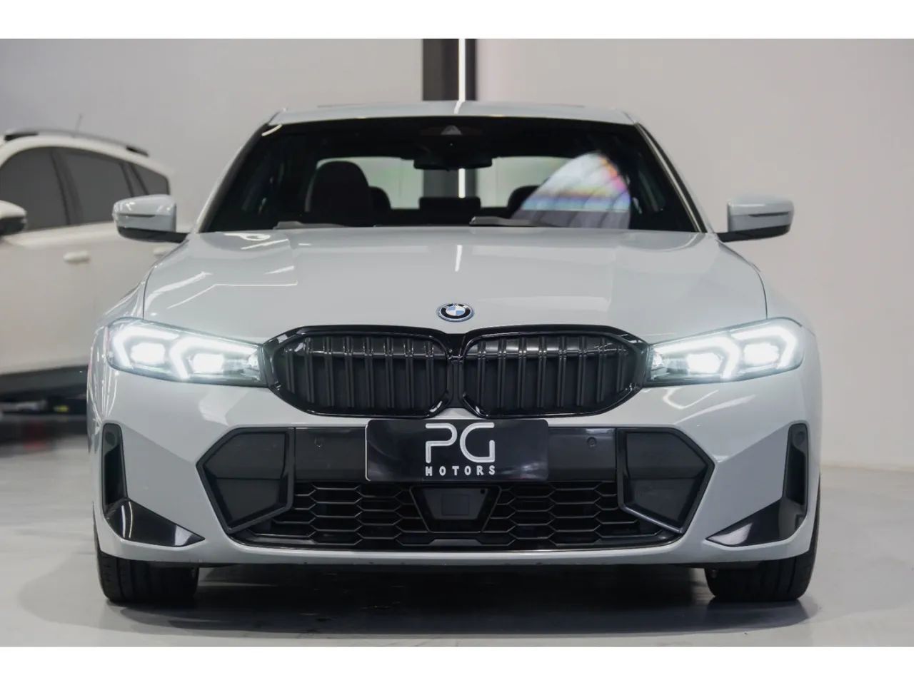 BMW Série 3 330E M Sport 2.0 Turbo Híbrido AU, foto 4 de 15