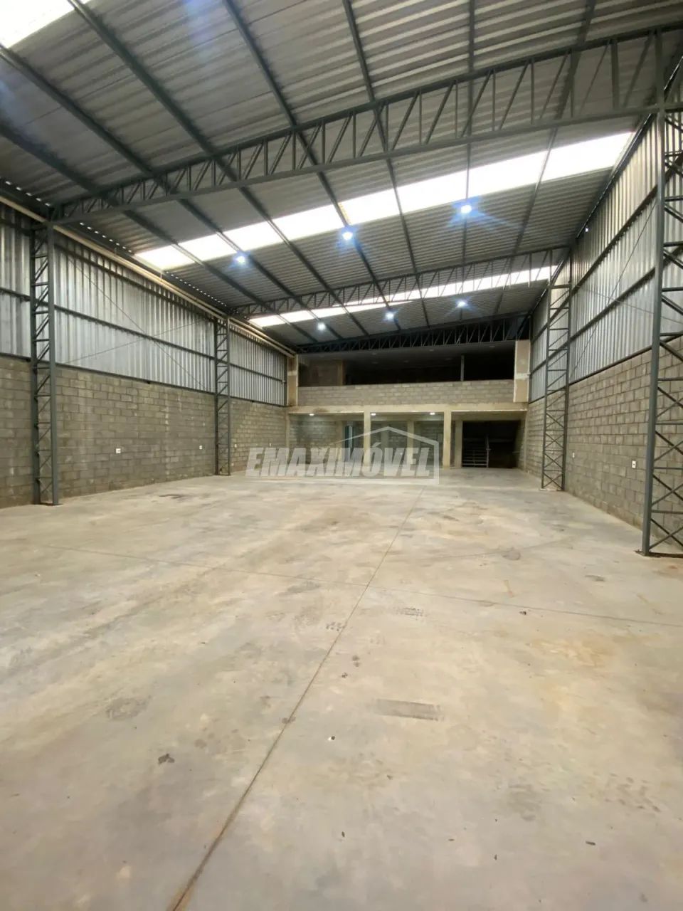 Galpão Comercial para alugar com 500m² no Bosque dos Eucaliptos em Araçoiaba da Serra/SP