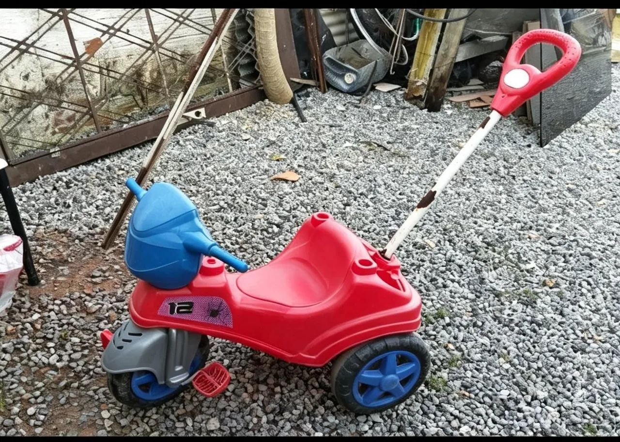 Triciclo infantil 