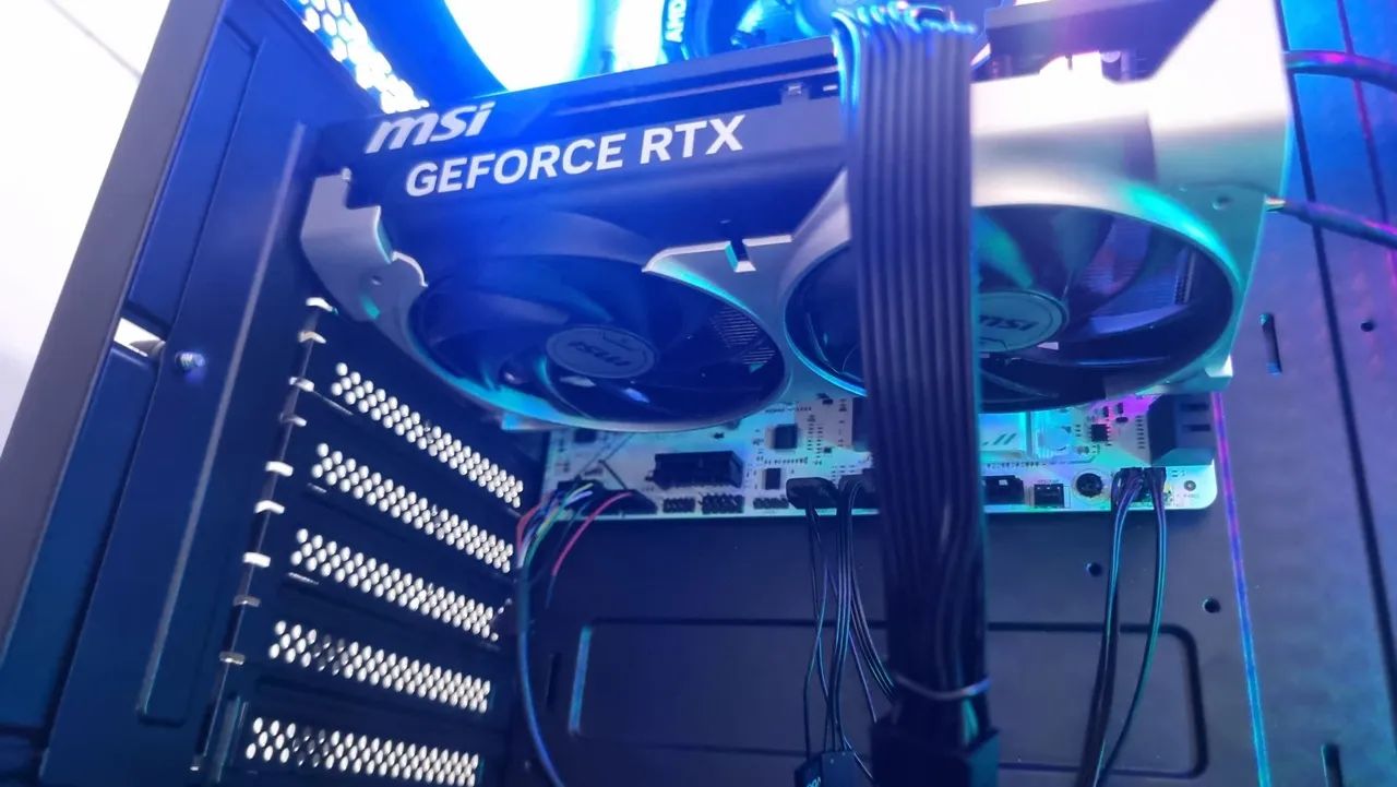 Placa de Vídeo MSI RTX 5060 Ventus 2X - ANALISO TROCAS - Foto 3