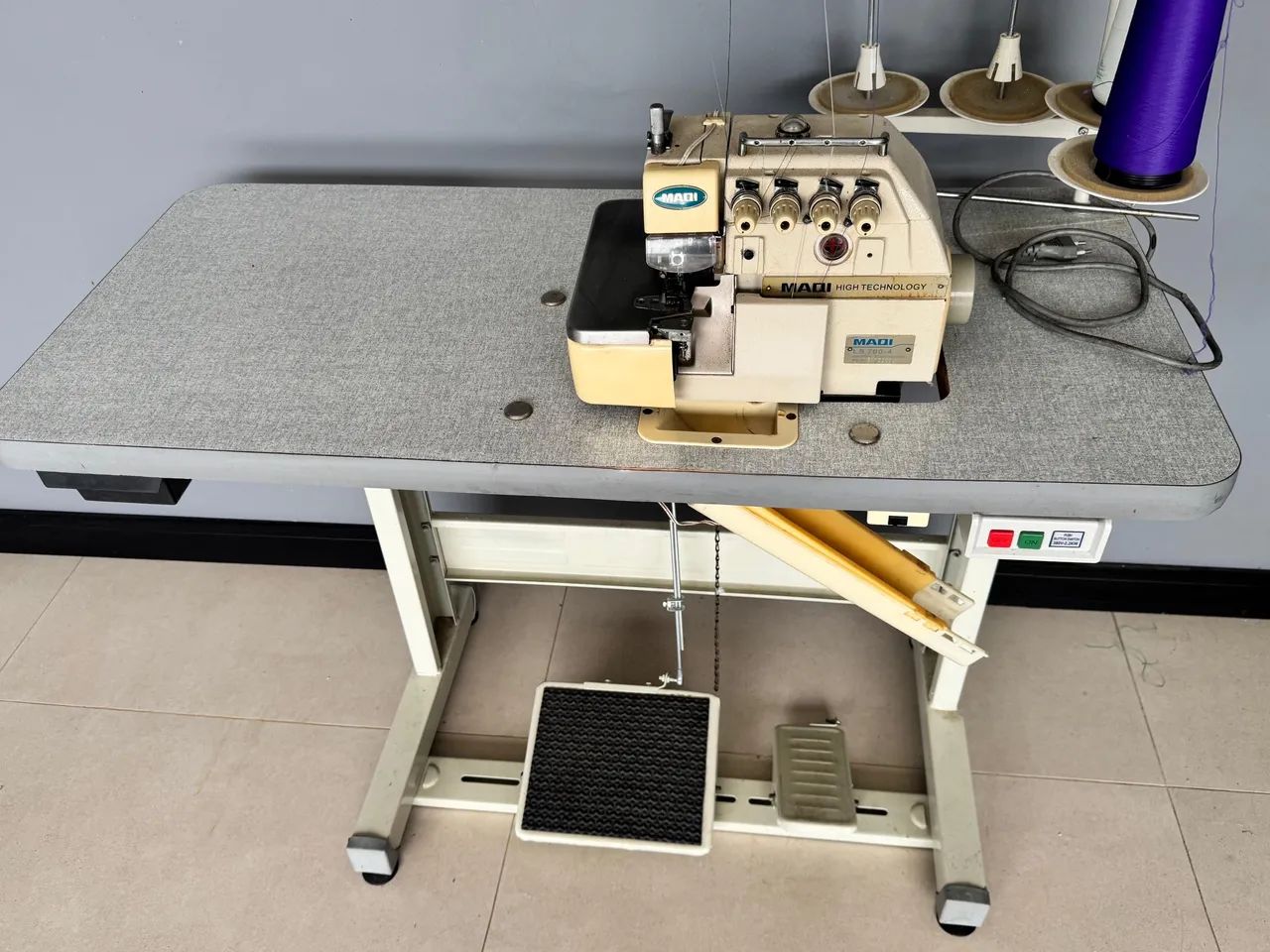 Máquina de costura  - Interlock  - Foto 2