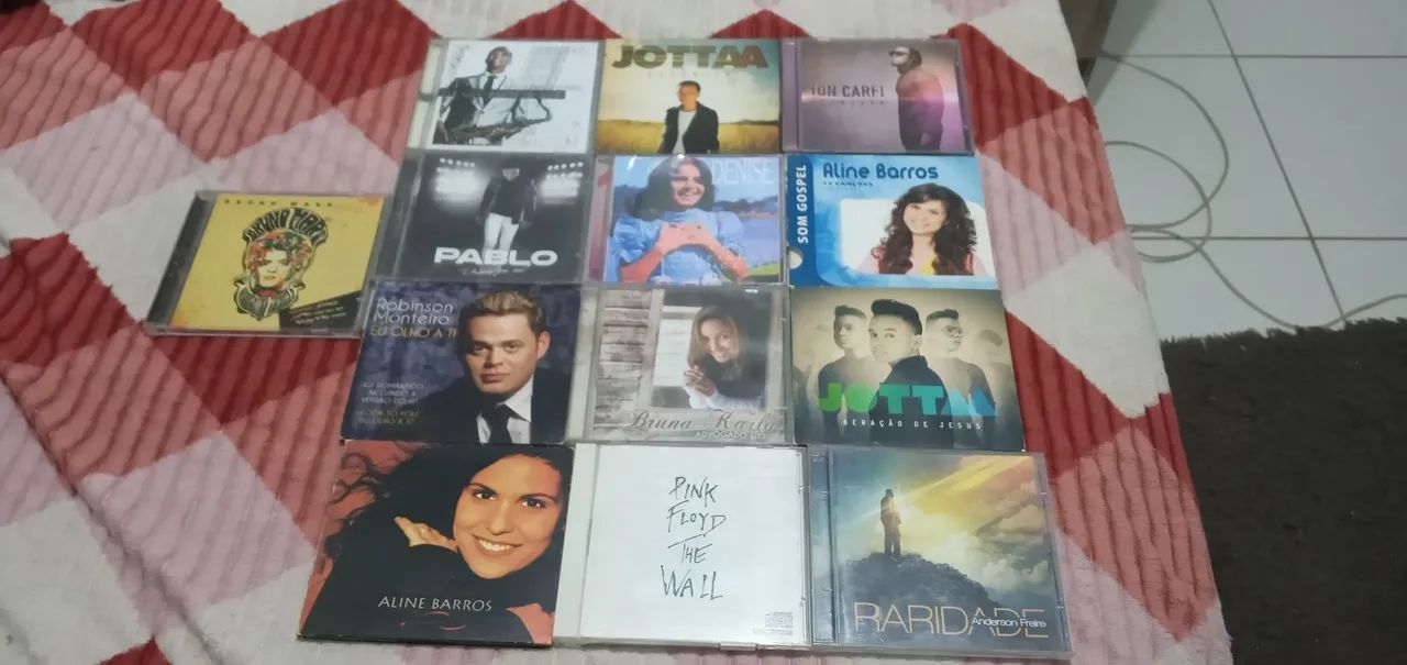 Lote com 13 CDs originais usados 