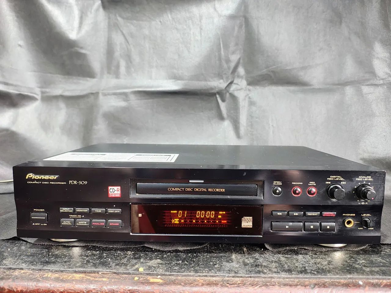 Reprodutor e gravador de cd Pioneer 