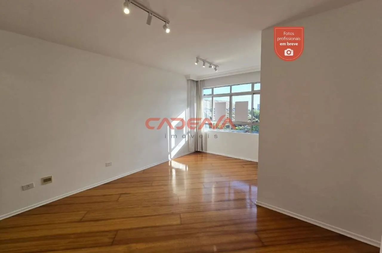 Apartamento com 3 quartos e 2 vagas para aluguel no Cabral - Foto 2