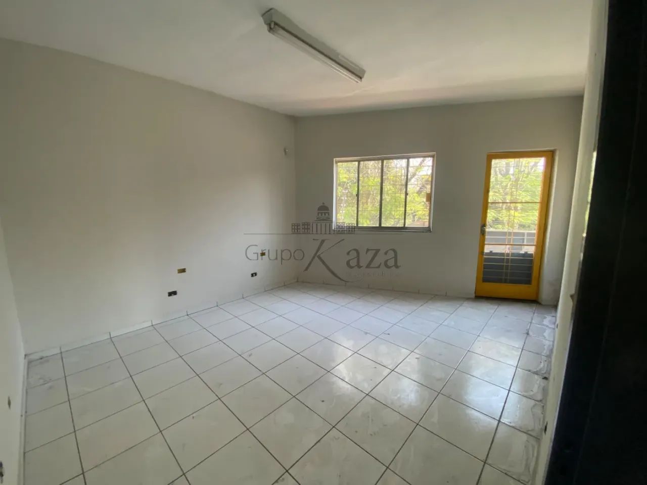 Salas Comerciais próximo ao fórum de Jacareí - SP
