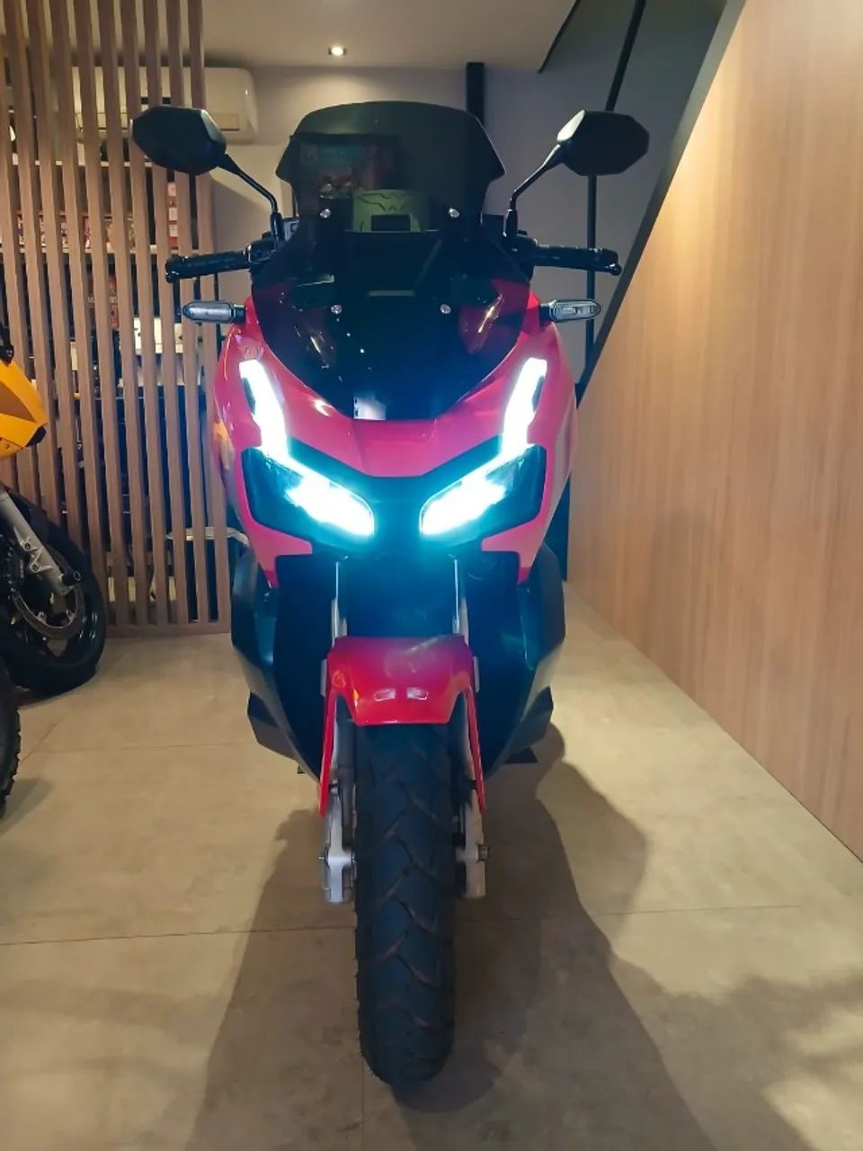 Honda ADV  - Foto 2