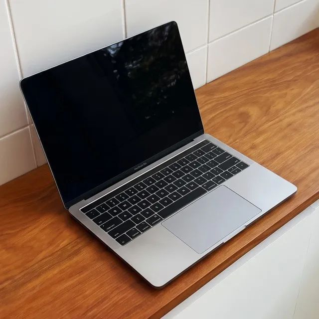 i7 3.5Ghz 2017 MacBook Pro 16gb-RAM : 512GB : Bateria NOVA
