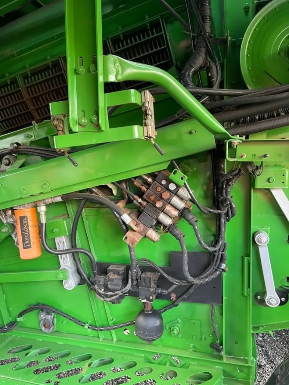 Colheitadeira John Deere 9750 STS ANO 2004  - Foto 9