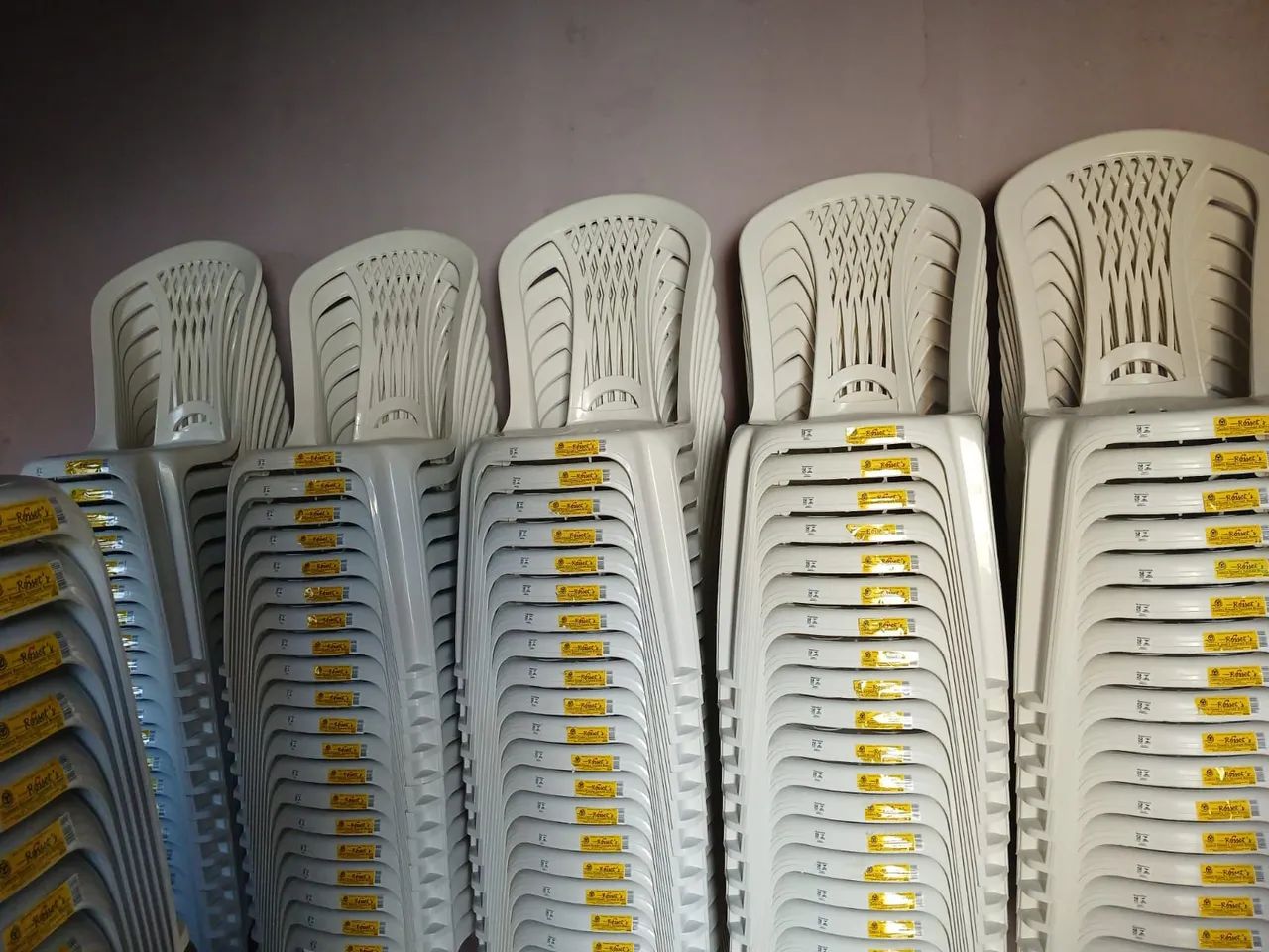 Cadeiras de plástico novas  - Foto 3