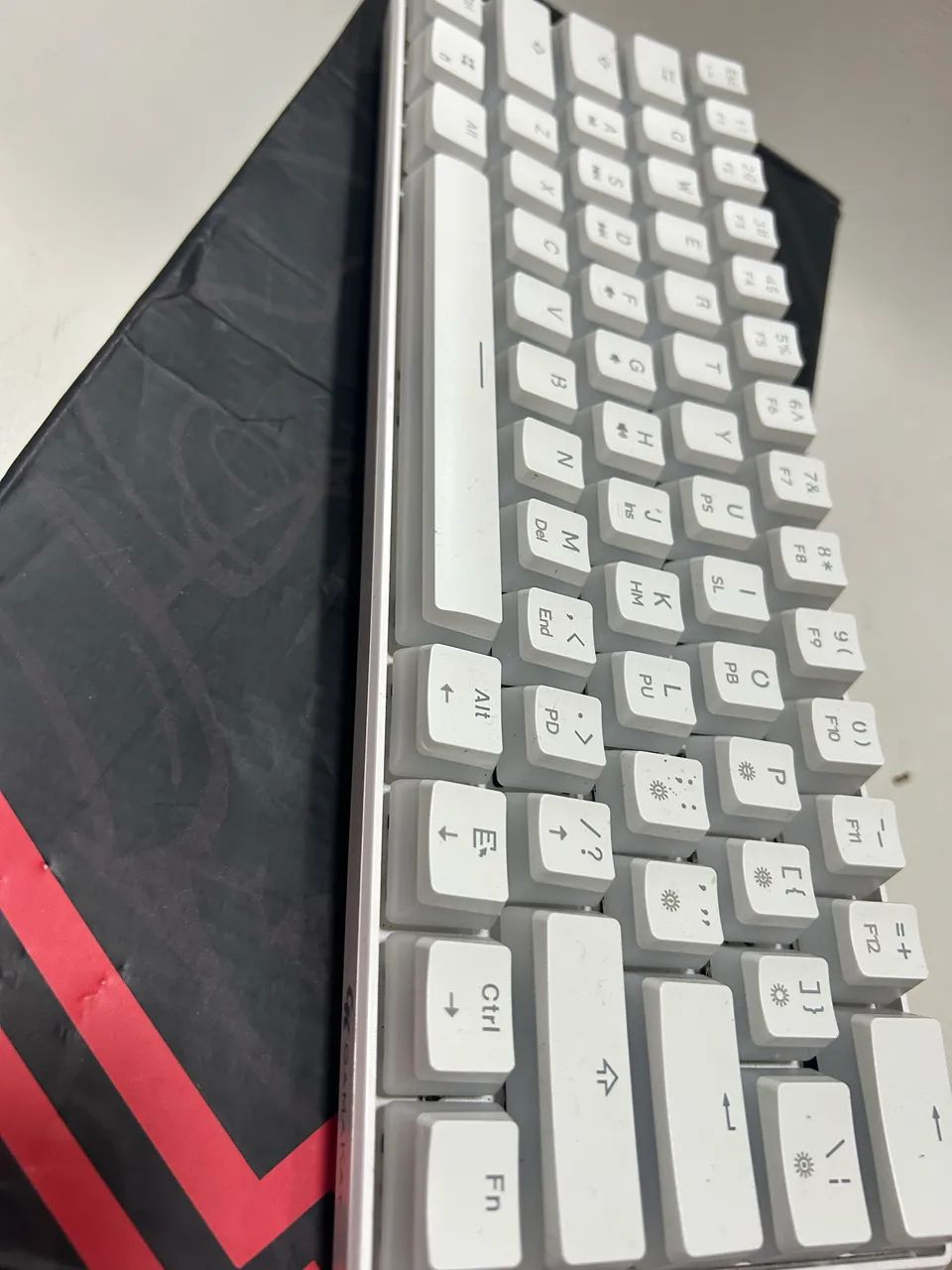 Teclado mecânico RGB