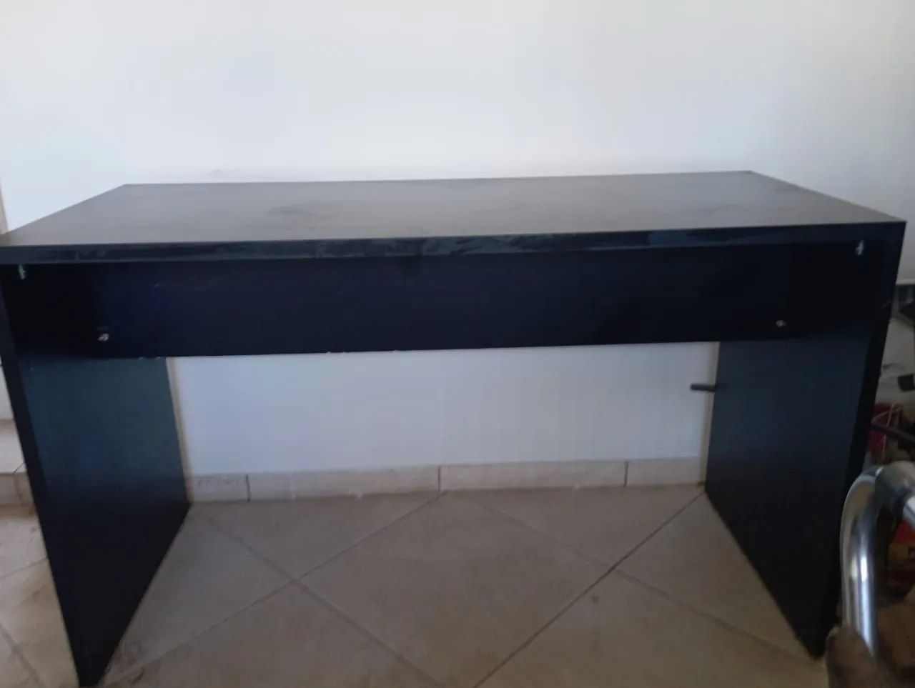 Mesa aparador  praticamente nova  mdf 