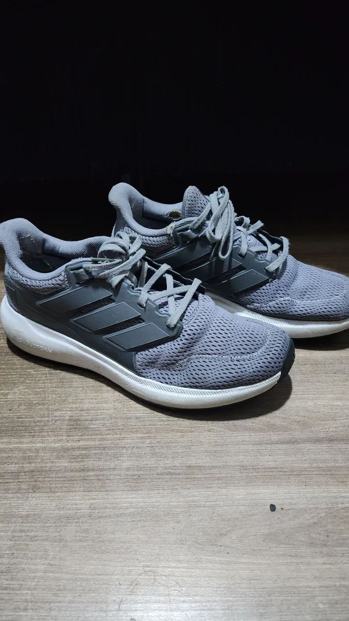 Tenis adidas 