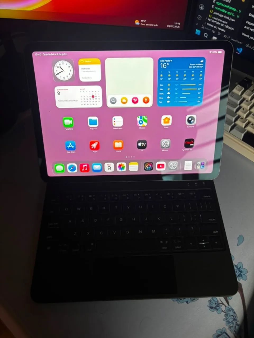 iPad Air M1 Cinza-espacial - Kit completo c/ teclado e caneta