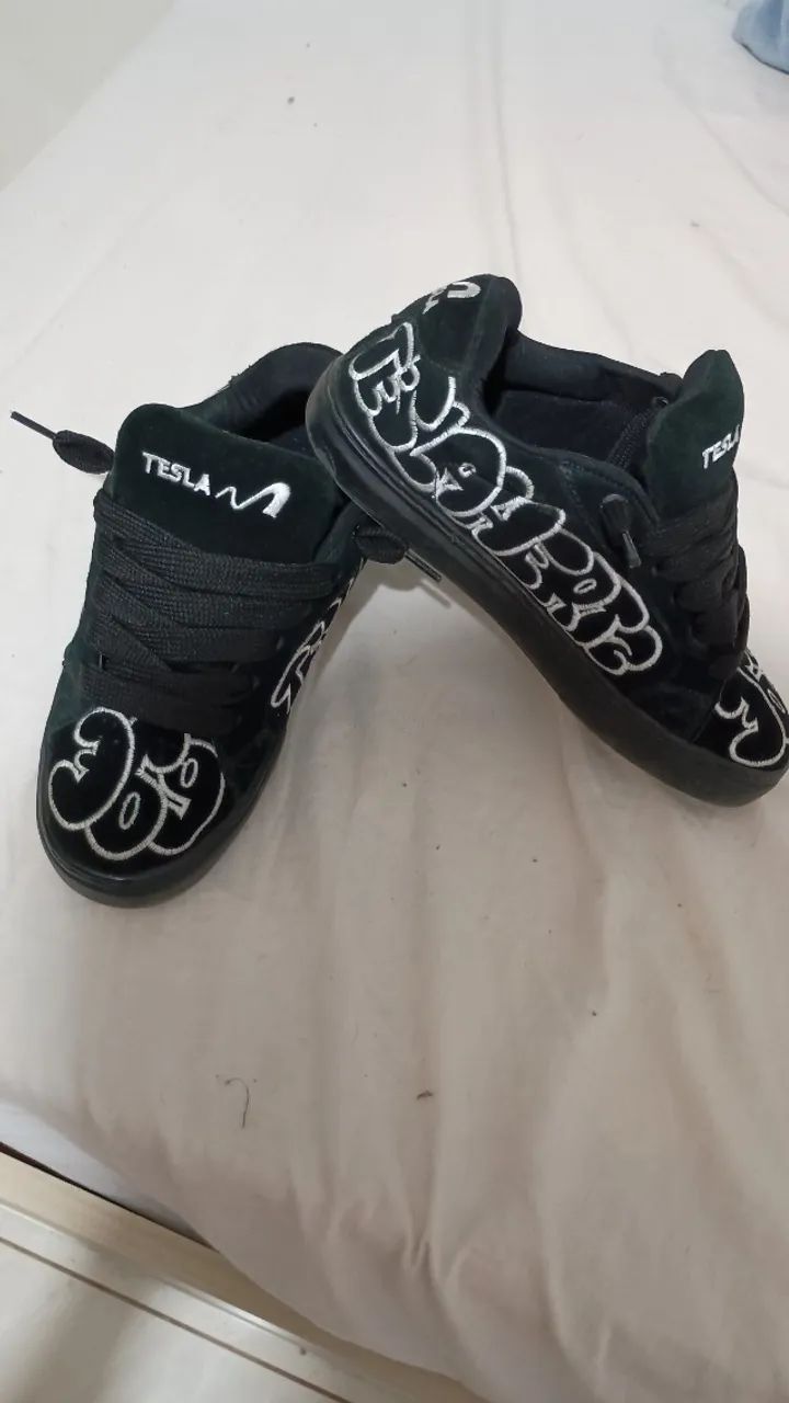 Tesla hertz black art 