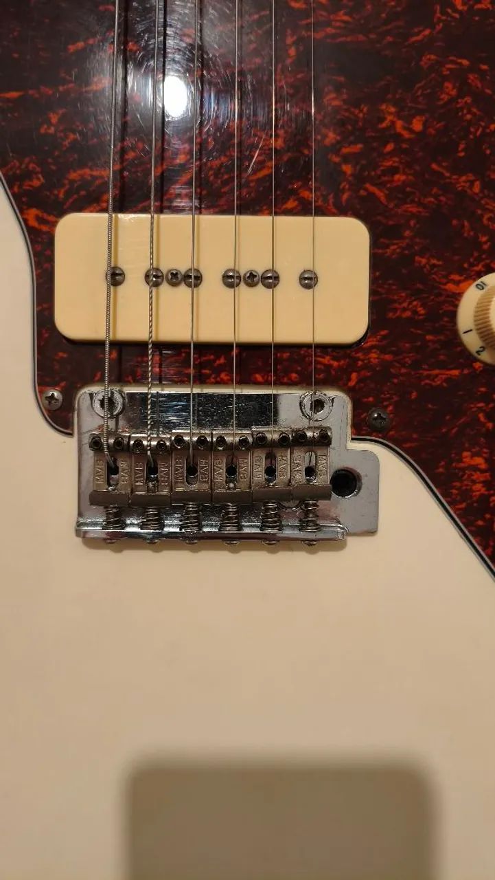 Tagima TW61 (Jazzmaster) com tarraxas com travas - Foto 2