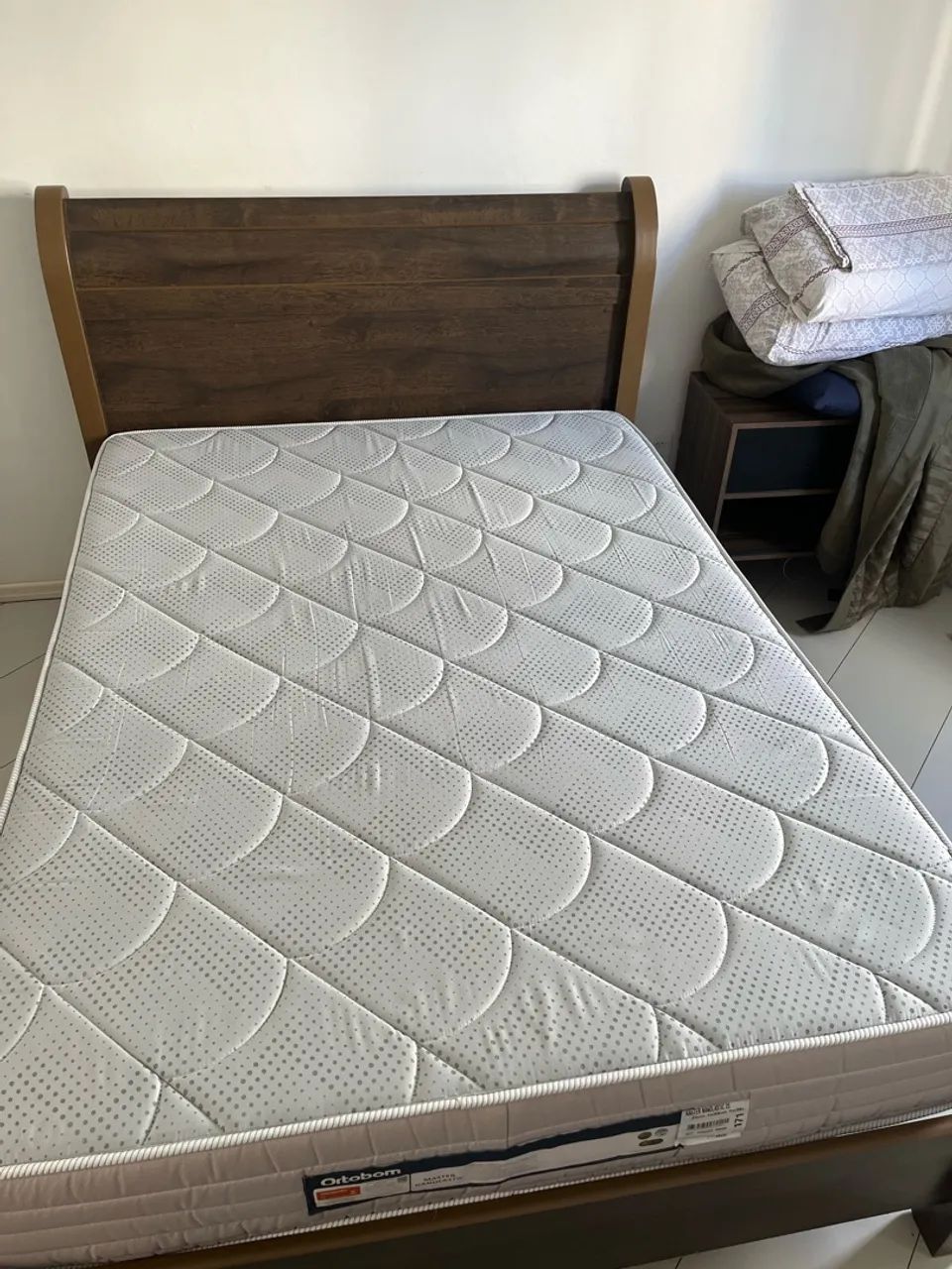 Cama de casal com colchão - Foto 2