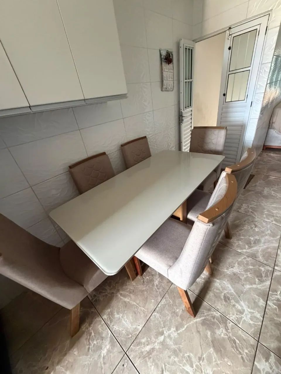 Mesa 6 cadeiras 