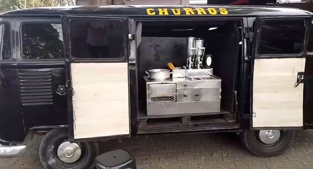 Kit de churros completo com masseira e duas bombas de doces, whatsapp * 