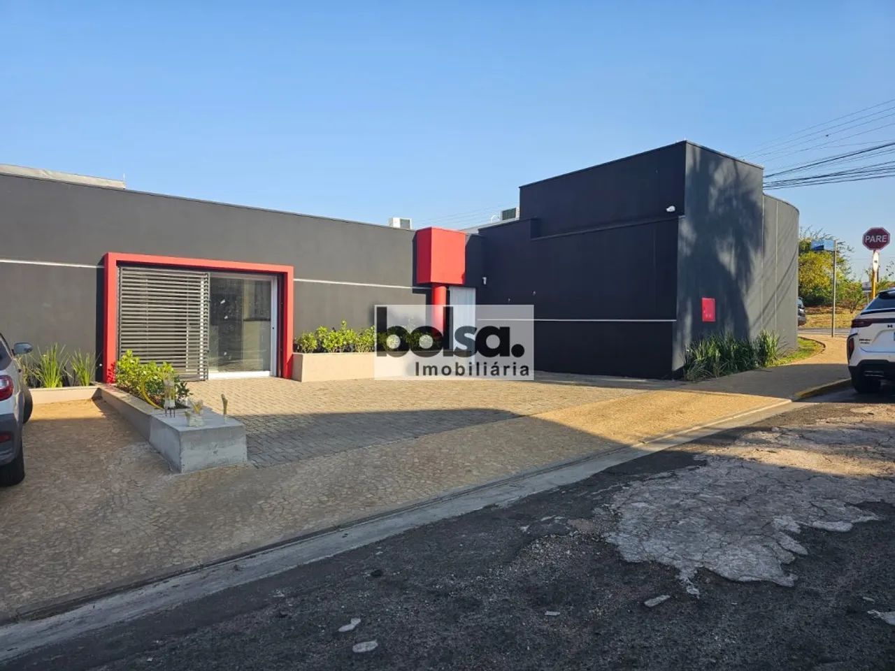 PRÉDIO COMERCIAL COM 12 SALAS ! !