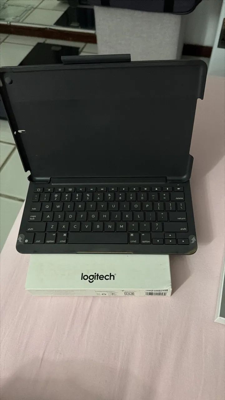Capa iPad Slim Folio Logitech - 7ª, 8ª, 9ª geração  - Foto 2