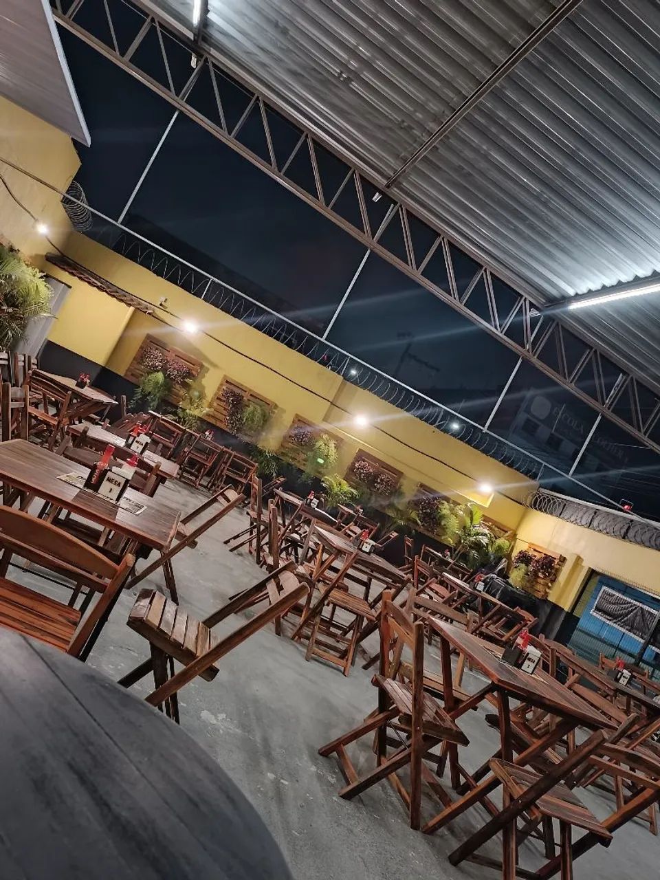 Vende jogos de mesas e cadeiras 