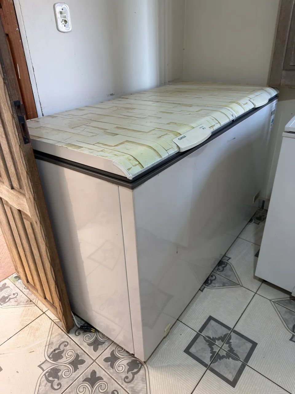 Freezer semi novo 