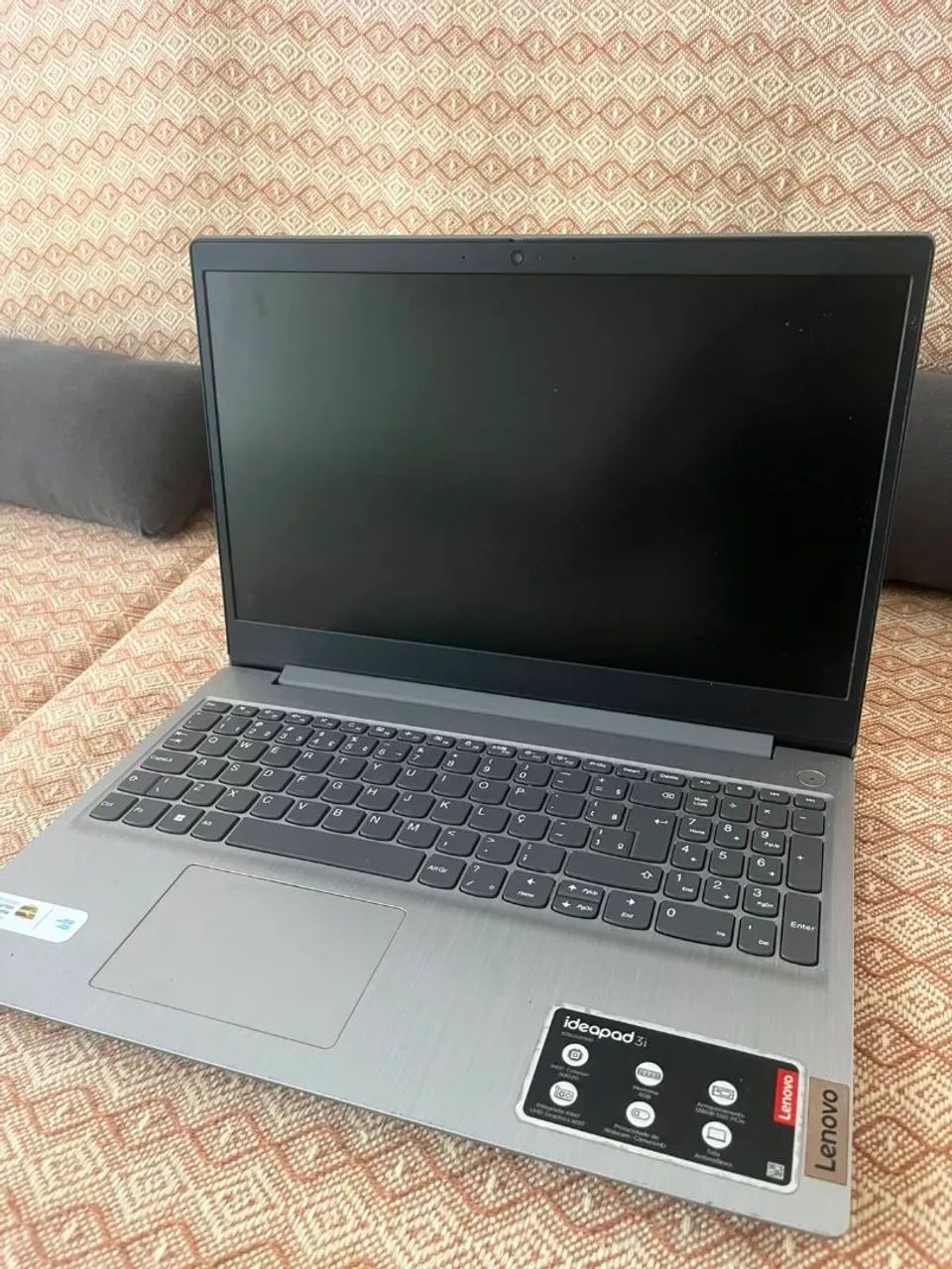 Notebook Lenovo, funcionando perfeitamente e apenas 12 meses de uso
